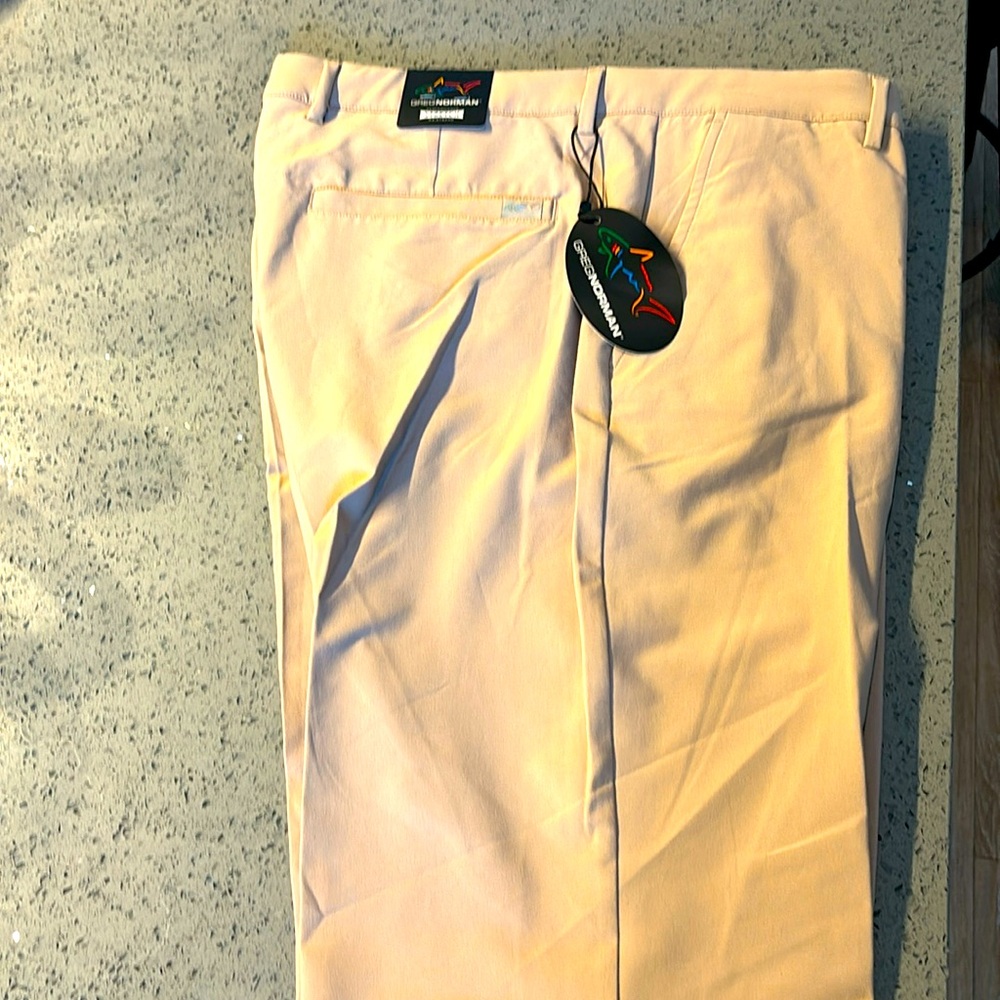 Greg Norman Stretch Tech Golf Pants in Beige sz 38 x 34